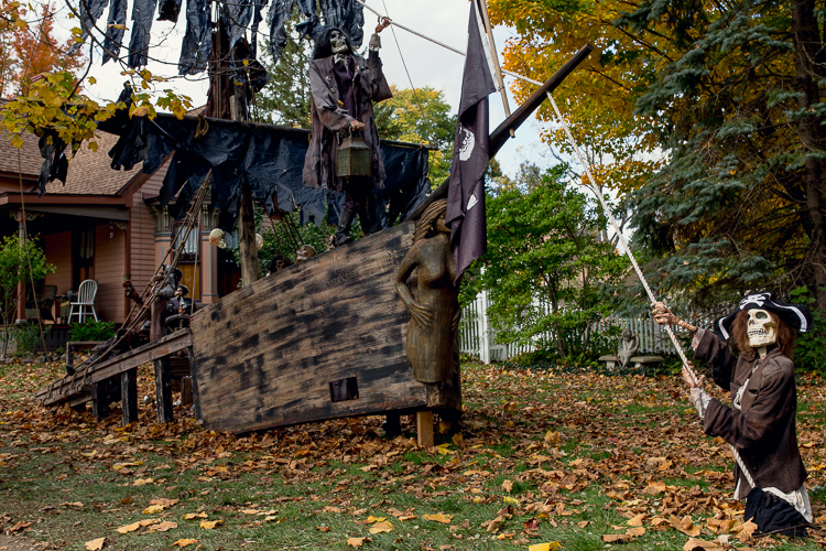 Photos Romeo's annual Halloween on Tillson Street display spooks again