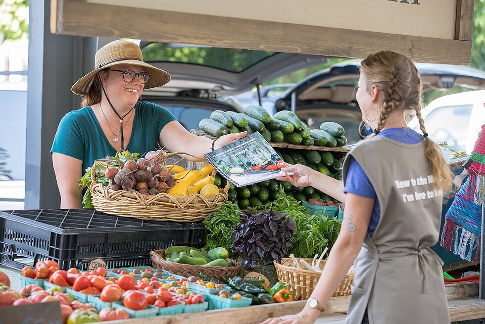 Farmers Market Food Navigators help maximize Prescriptions for Health