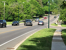 265-Maple-westbound-three-lanes-in-use.jpg