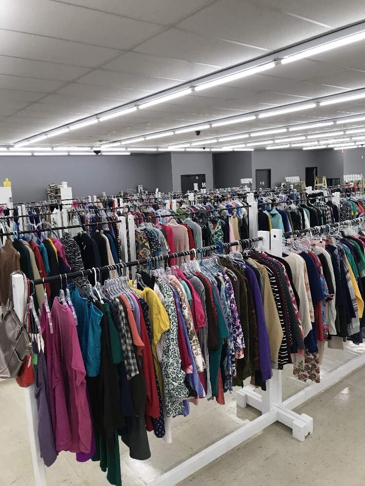 Hooves & Hearts Thrift Store Gives Back to Community