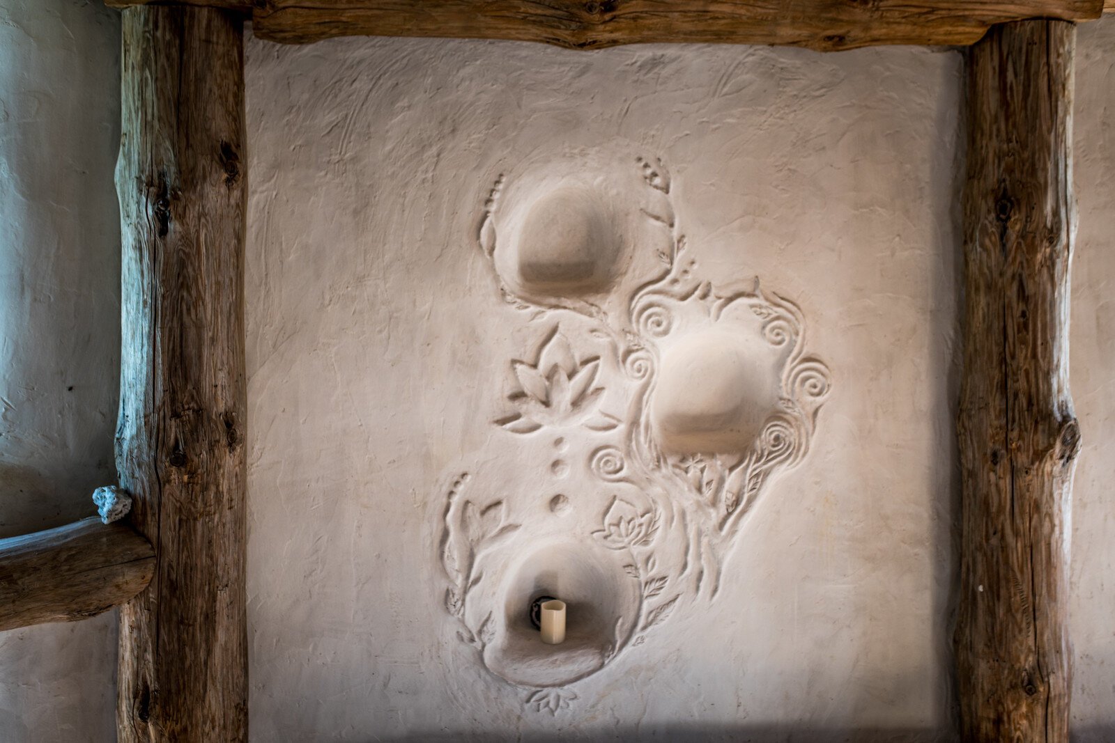 A decorative element in the straw bale house at Solfed Farms