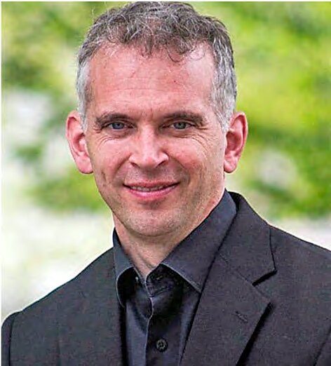 Chris Ludwa, Kalamazoo Choral Arts Music Director