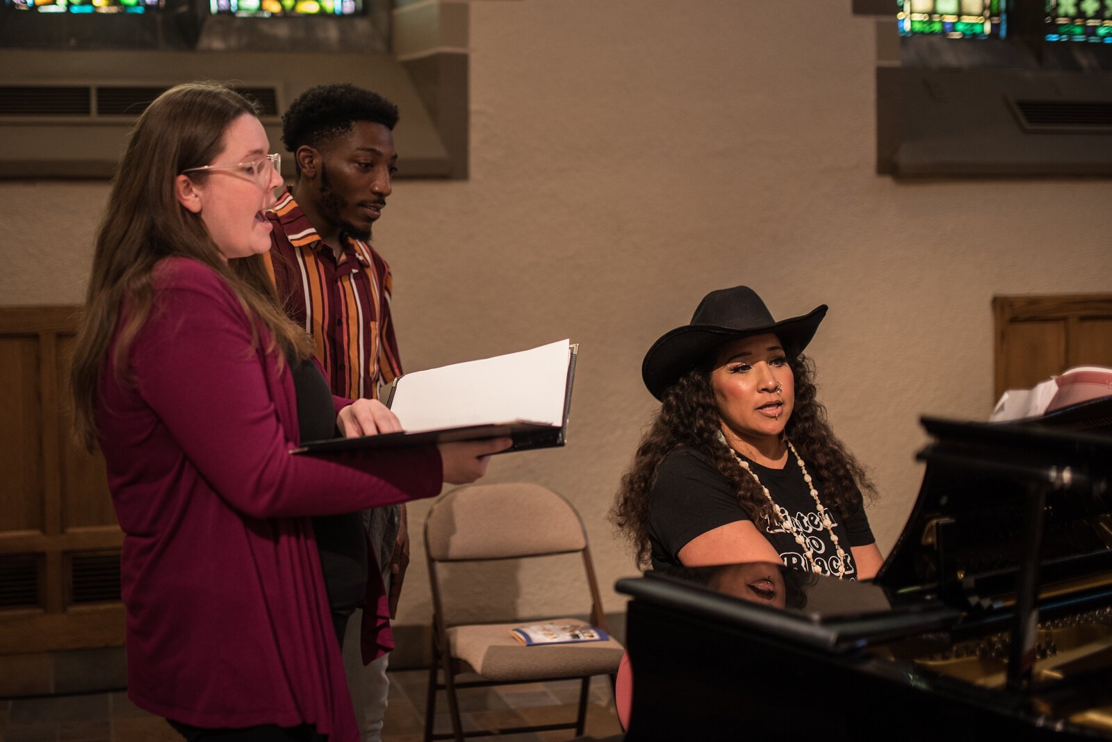 Monica Washington Padula, who is of Afro-Anishinaabe heritage, sang Leonard Cohen’s “Hallelujah” but with her own words that were a powerful moving tribute to activists of all kind