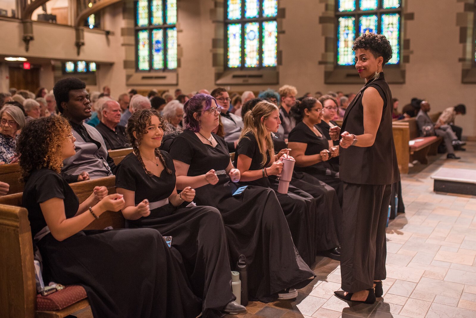 Kalamazoo Central High School’s Hawthorne Singers, a small group of exceptionally talented youths, performed “A Bridge of Peace” and “Soon Ah Will Be Done.” The Singers’ conductor is Julie Pelligrino-Hartman, who also is a KCA chorus member