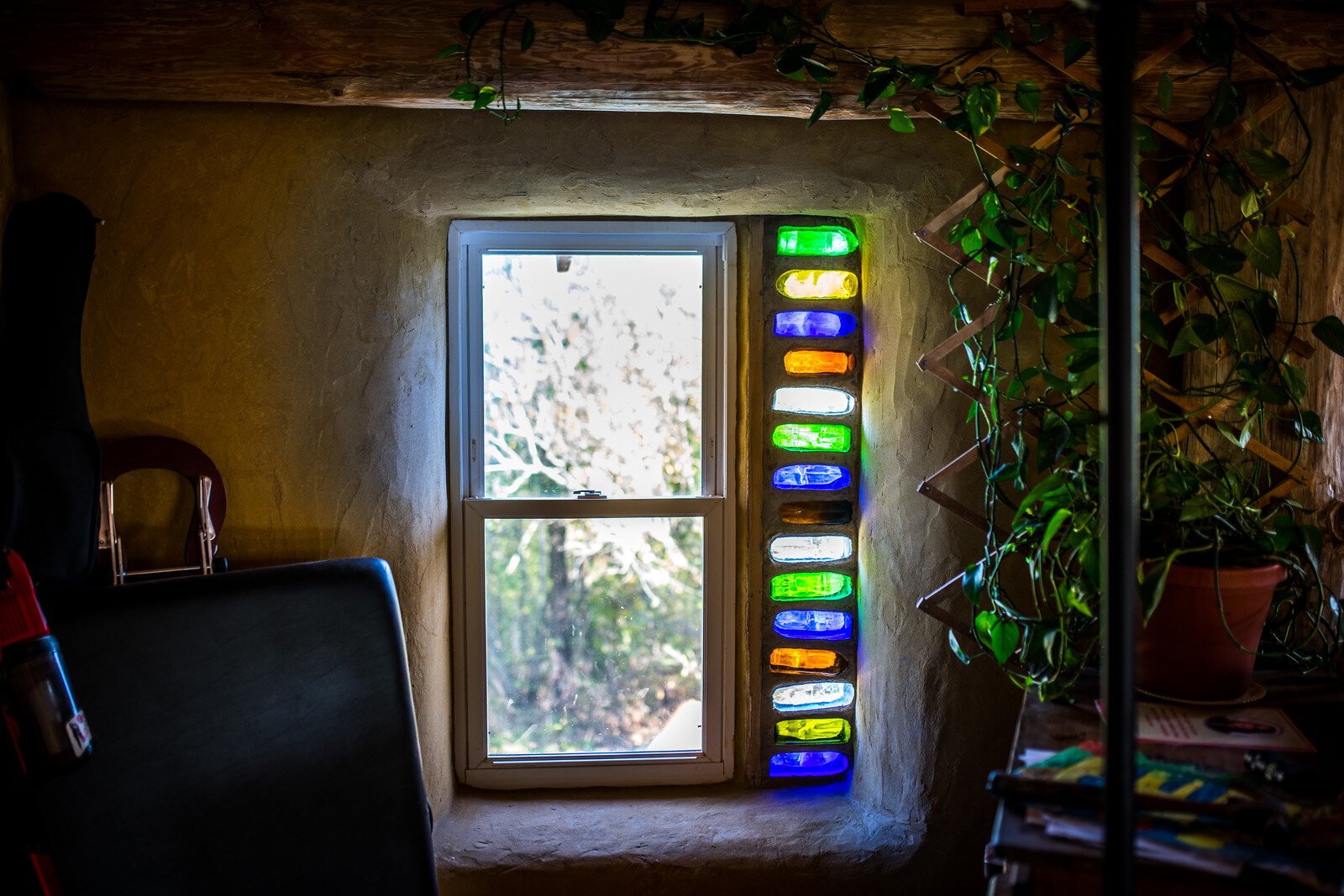 An interior view of the straw bale house at Solfed Farms