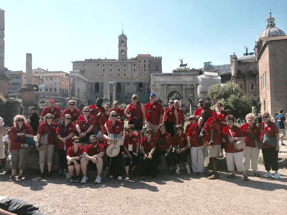 The choir travels to Italy,