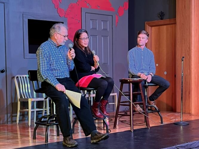 Gordon Bolar, former WMUK station manager, and Linda Mah, former Kalamazoo Gazette/MLive reporter, talked at the first Lyceum about media.