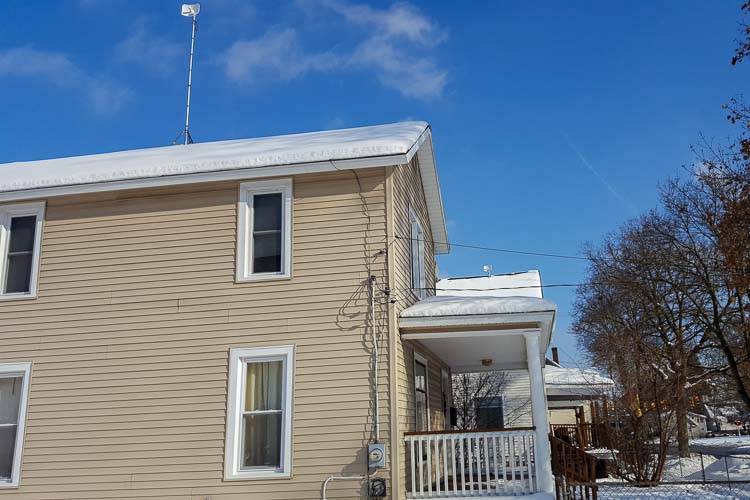 WISP installations can be seen on the rooftops in the Douglas neighborhood