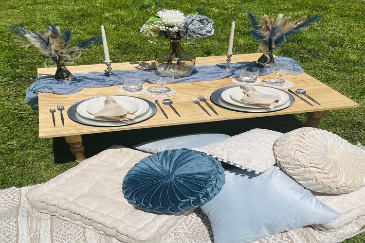 The "Blue Escape" picnic theme.