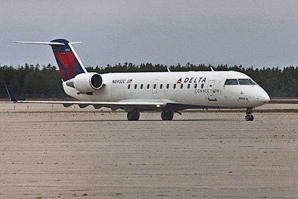 flight arriving at Sawyer International Airport