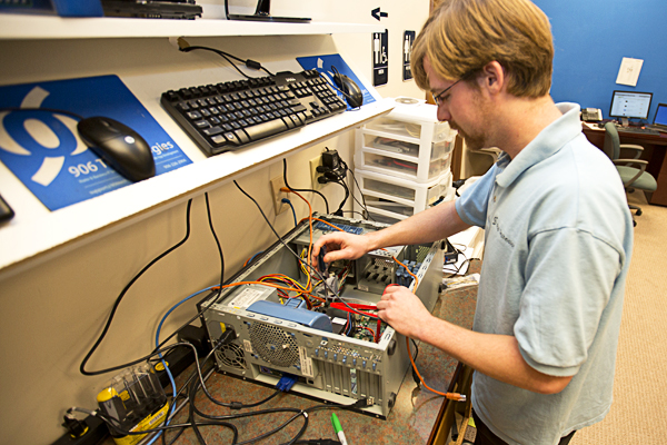 computer repair at 906 Technologies- Shawn Malone